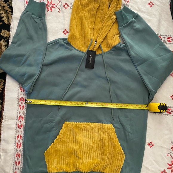 Sweaters - NWT Sweatshirt with Hood